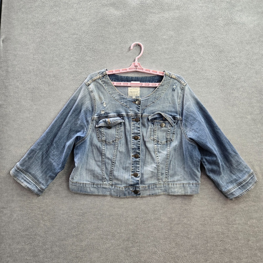 Torrid Women Jacket 4‎ Light Blue Denim Crop 3/4 Sleeve Logo Collarless